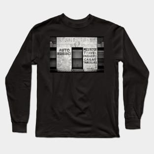 Old commercial mural on brick wall in New York City, USA Long Sleeve T-Shirt